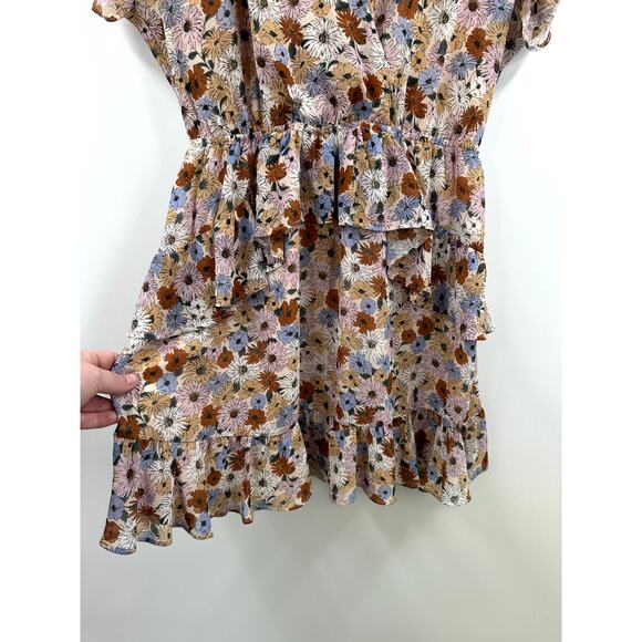 ASTR The Label Floral Tiered Ruffle Mini Dress Size Medium - Picture 4 of 7